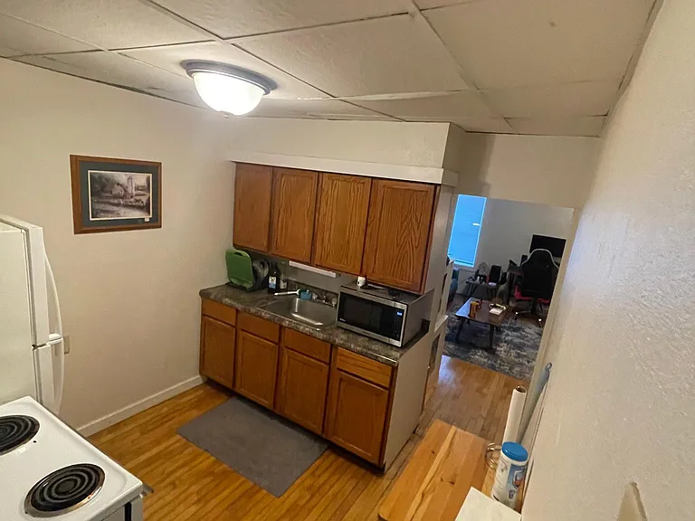 225 Edward St #B — Photo 7