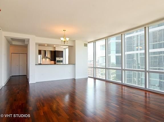 4th image of 1211 S Prairie Ave APT 1506