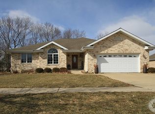 990 Partridge Ln, Morris, IL 60450