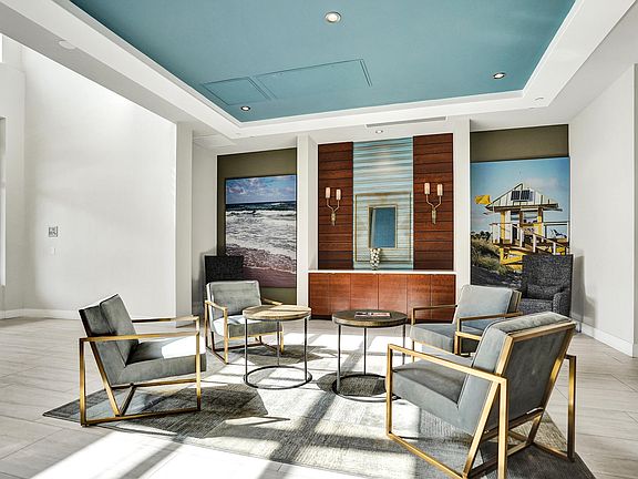 4th image of 236 SE 5th Avenue #312