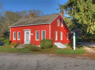 13 N Stonington Rd, Old Mystic, CT 06355