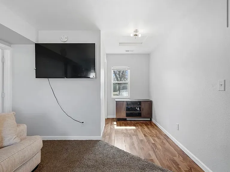 1525 5th Ave NW — Photo 8