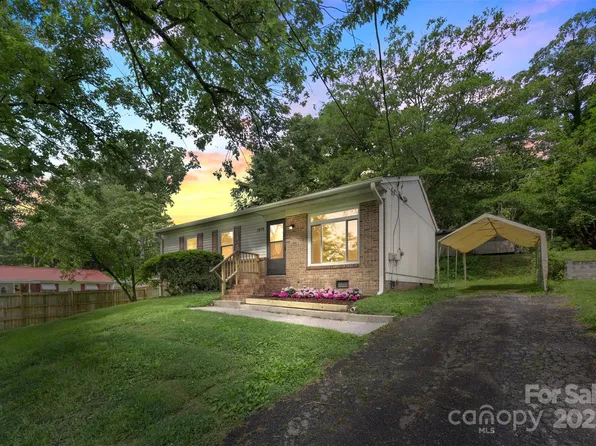 1075 Parkview Dr, Gastonia, NC 28054