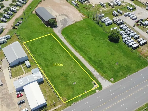 13006 N Navarro St, Victoria, TX 77904