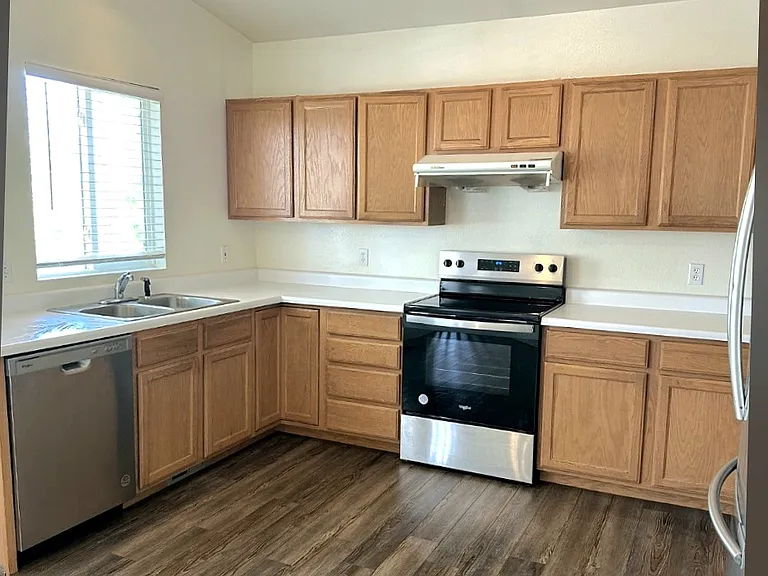 14366 S Lapis Dr — Photo 8
