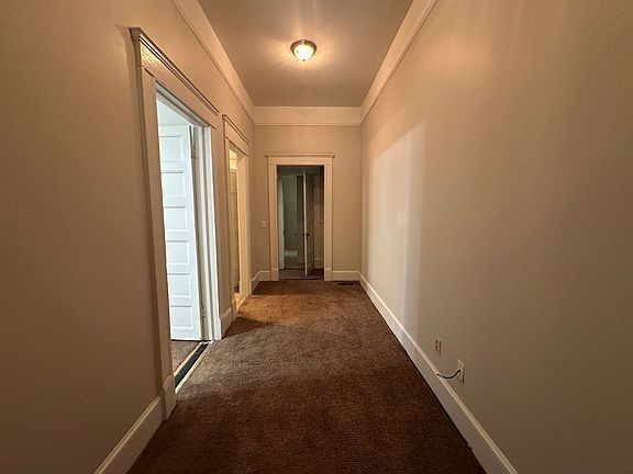 2nd image of 946 Magnolia St #2