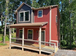 8 Fox Rd, Asheville, NC 28804