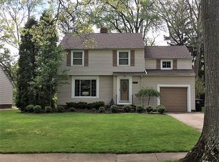 1544 Lyndhurst Rd, Lyndhurst, OH 44124