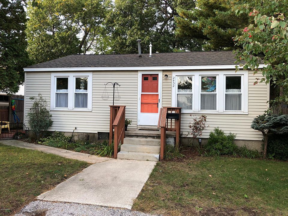 1st image of 2432 W Sherman Blvd