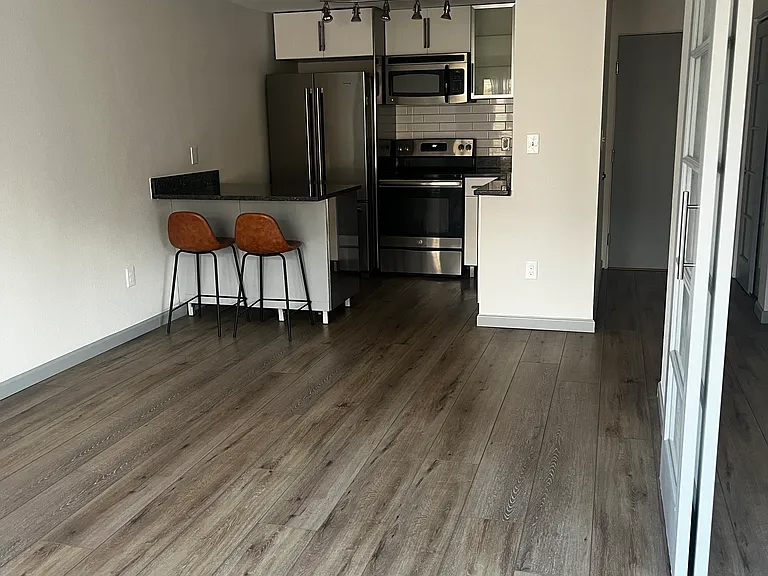 1032 N Clarkson St #303 — Photo 2