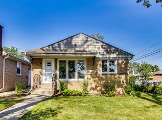 8342 Ridgeway Ave, Skokie, IL 60076