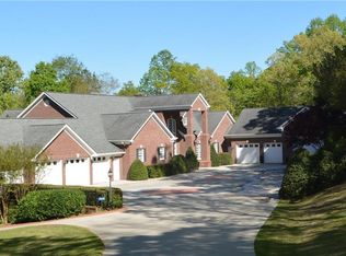 1558 Walters Rd, Lavonia, GA 30553