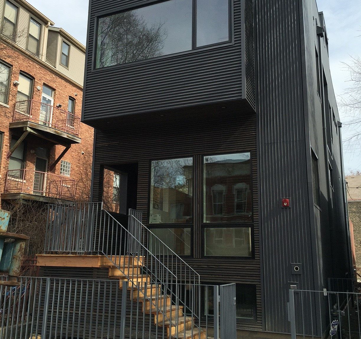 2071 N Oakley Ave, Chicago, IL 60647 | Zillow