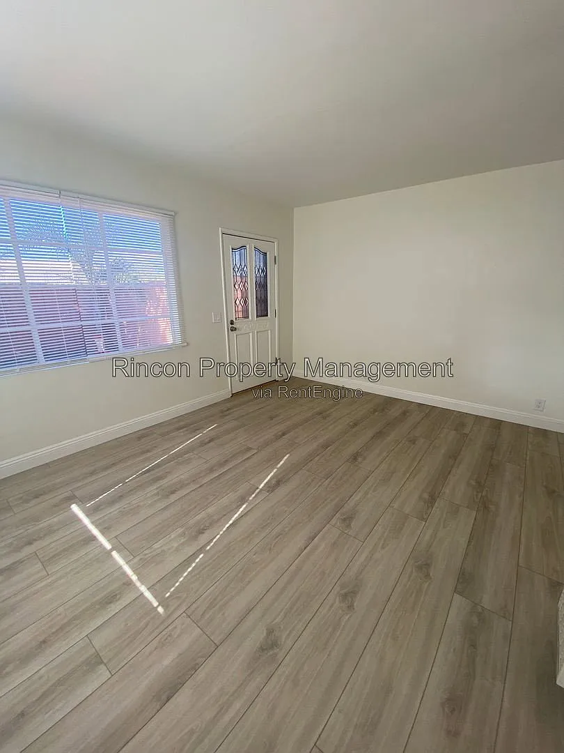 2 bed, 1.0 bath, 780 sqft, $2,095 — Photo 2