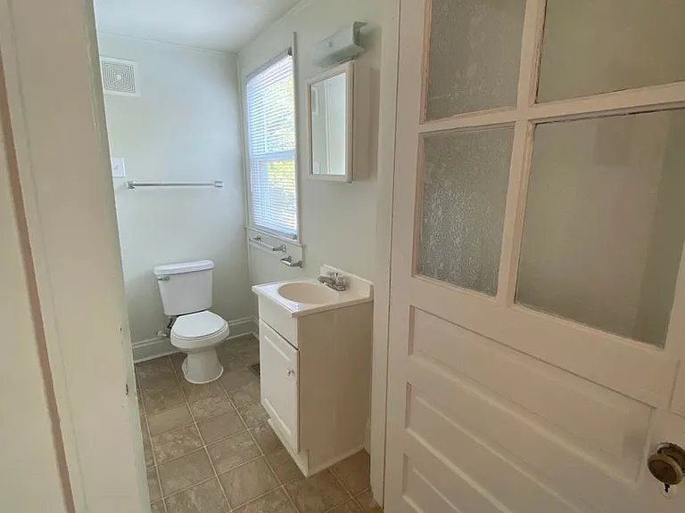 1222 Broad St #D — Photo 9