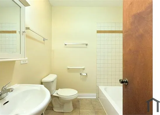 1631 S Homan Ave #3R — Photo 6