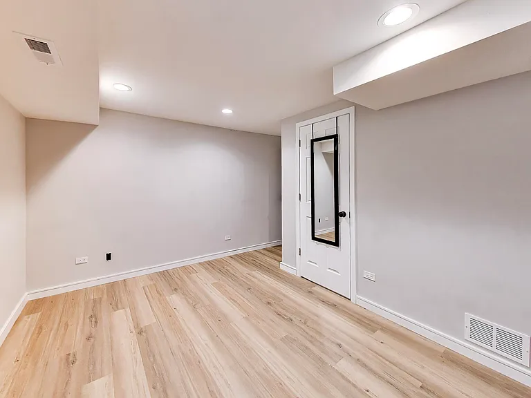 824 N Maplewood Ave #G — Photo 14