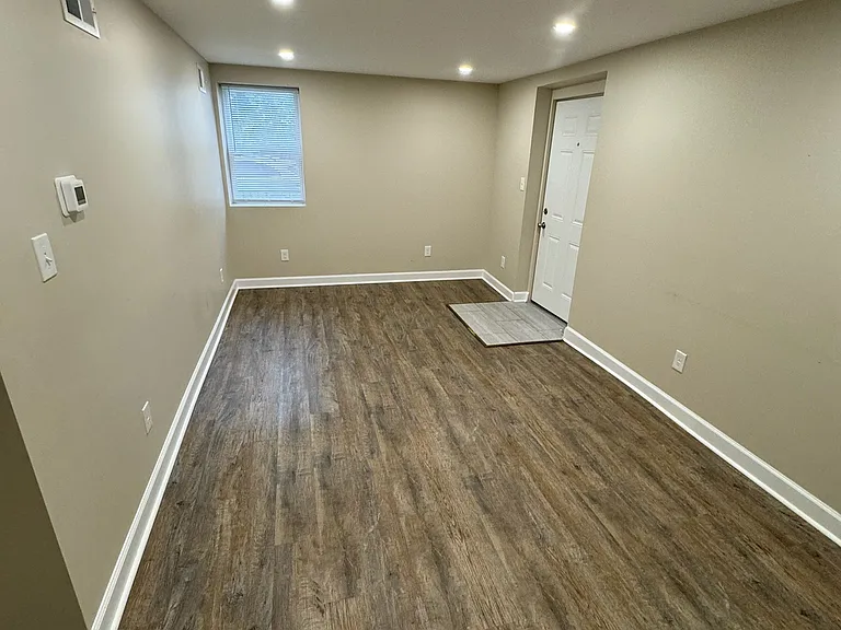 233 N Mulberry St #4 — Photo 8