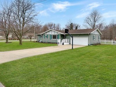 1913 Orchard Dr, Stevensville, MI, 49127