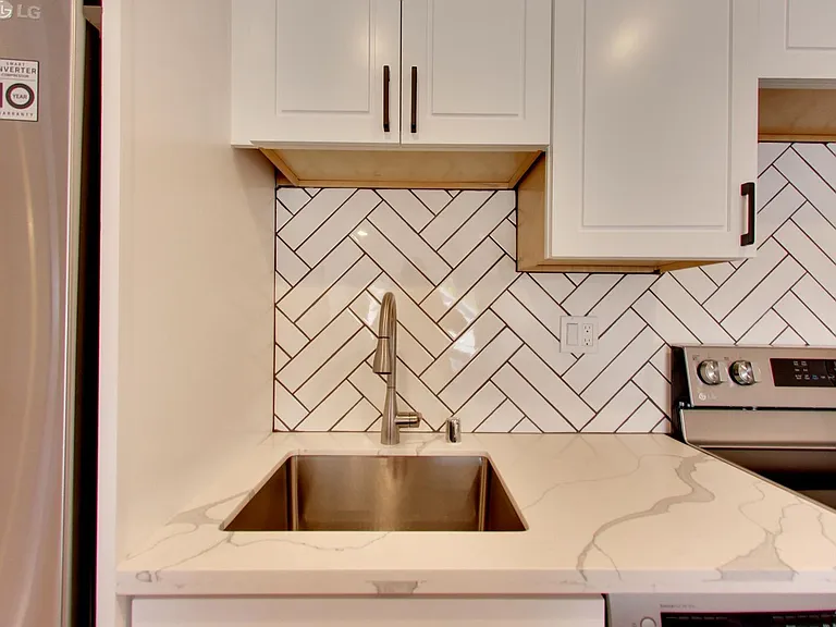 1500 Newlands Ave #203 — Photo 5