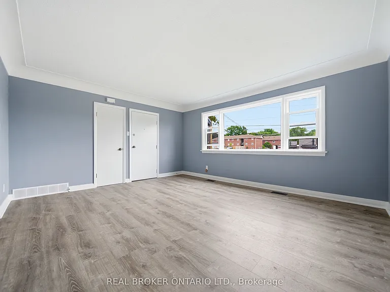 293 Highland Rd E #B — Photo 2