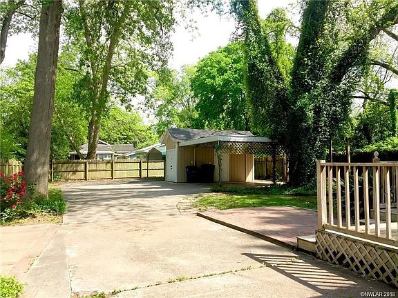 3rd image of 131 Archer Ave