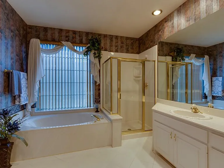 801 Steeps Ct — Photo 23