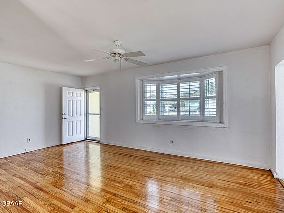 5th image of 202 Bosarvey Dr