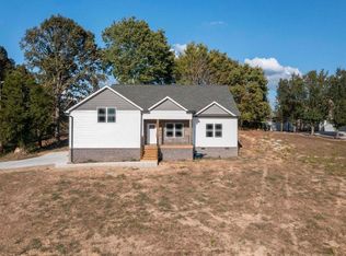 590 Edgewater Rd, Dayton, TN 37321