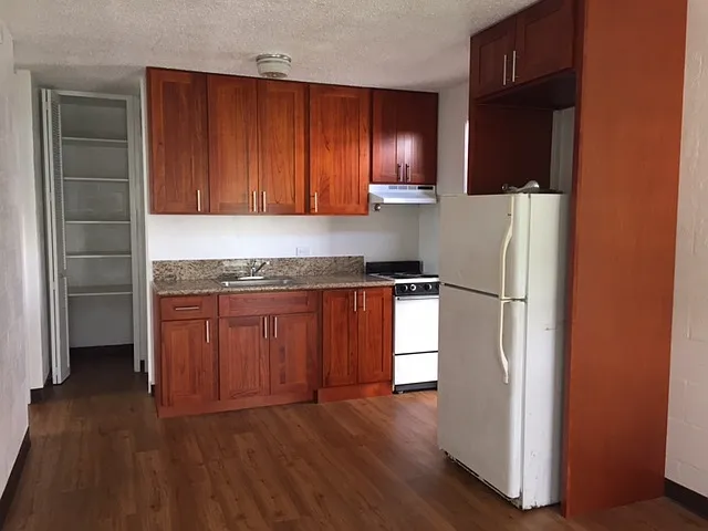 1801 Keeaumoku St — Photo 2