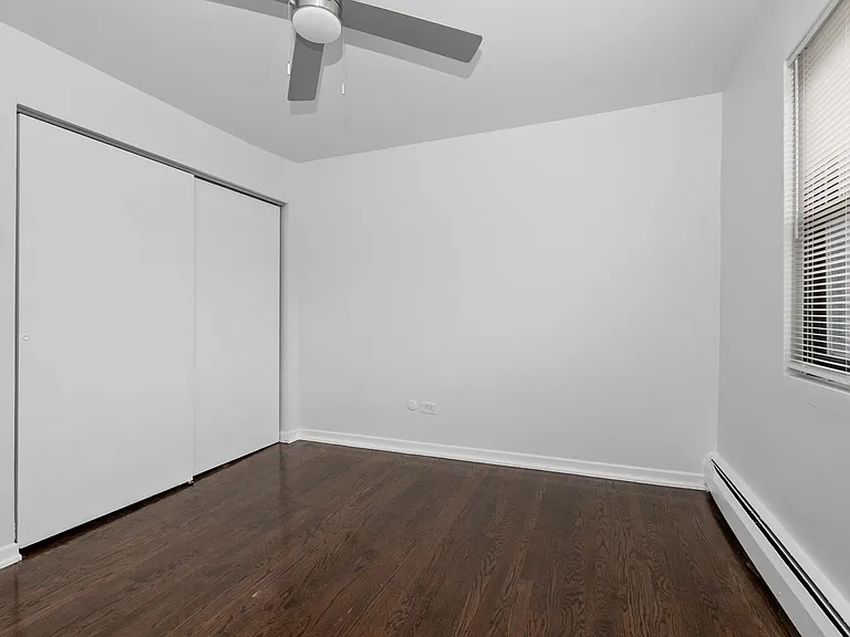 8039 S King Dr — Photo 18
