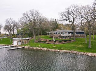 900 Hawks Holw, Delafield, WI 53018