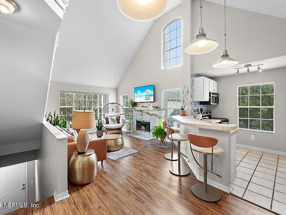 5th image of 13703 RICHMOND PARK Drive N #1408