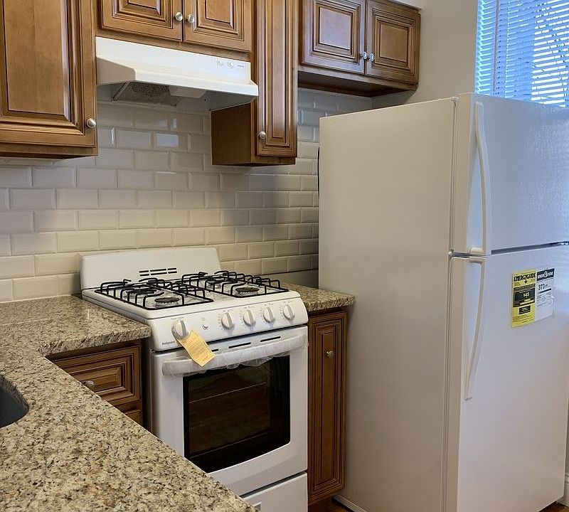 1st image of 309 Sackett St APT 2