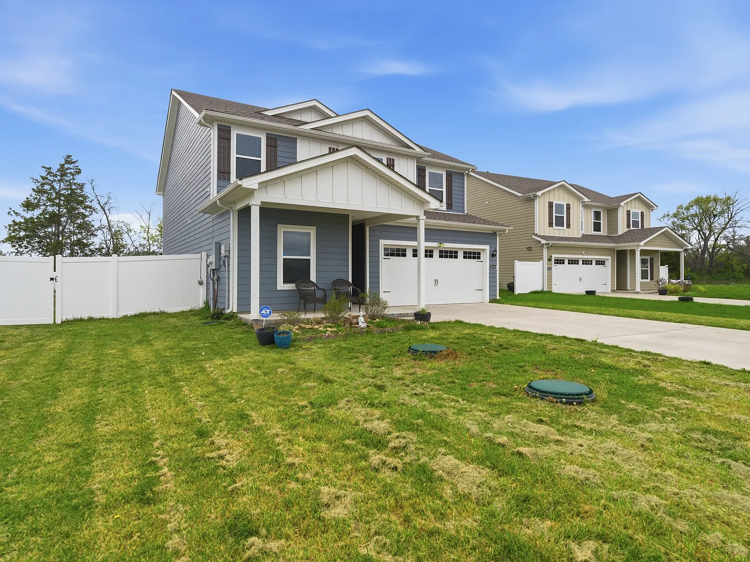 5 bed, 2736 sqft, $2,800 — Photo 3
