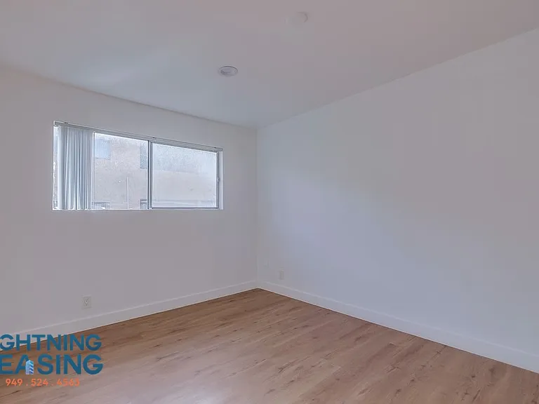 5312 Corteen Pl #16 — Photo 27