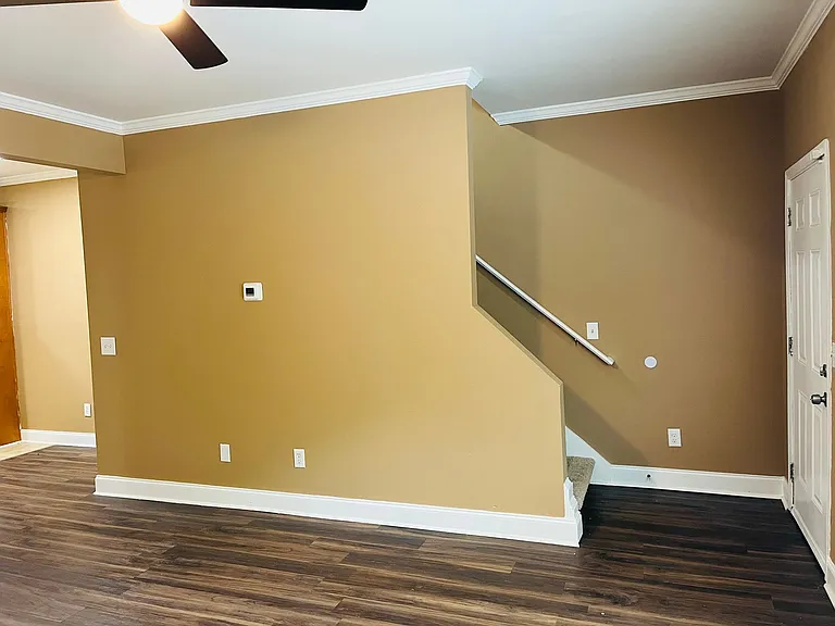 11-17 Jordan Rd — Photo 6