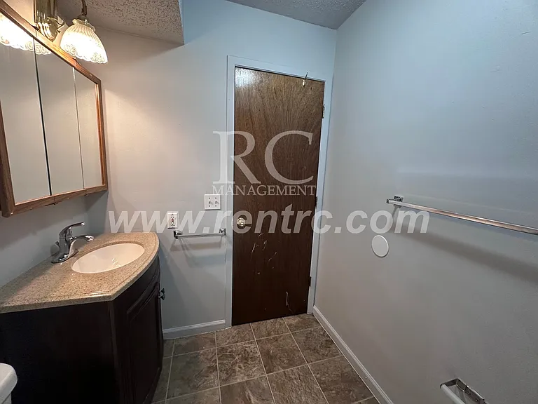 15986-4 Arrowhead Rd — Photo 5