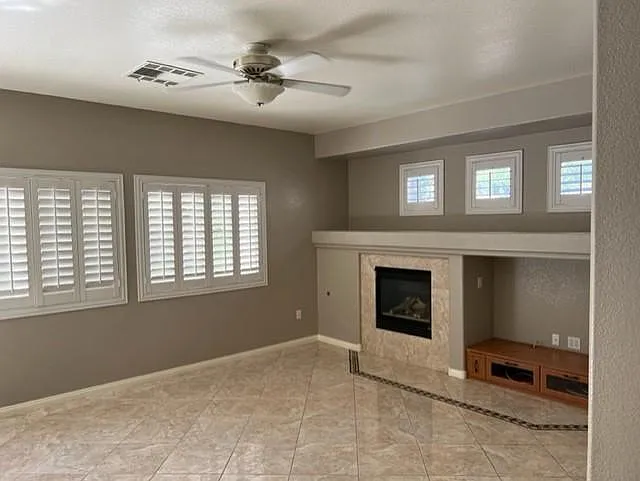 3 bed, 2441 sqft, $2,495 — Photo 4