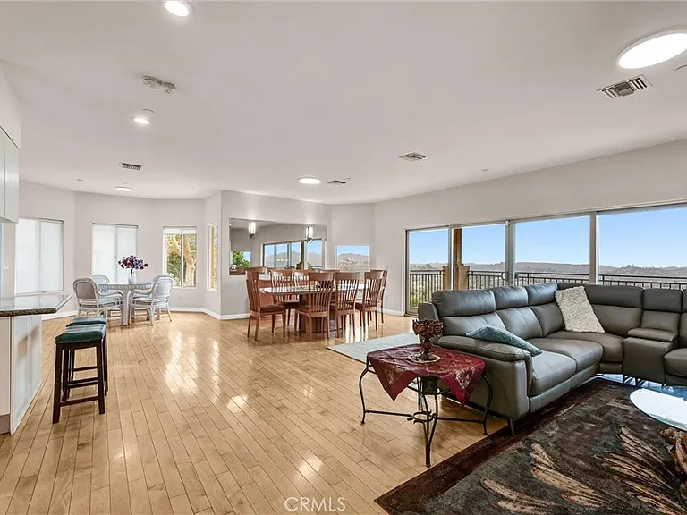 876 Harrington Rd — Photo 16