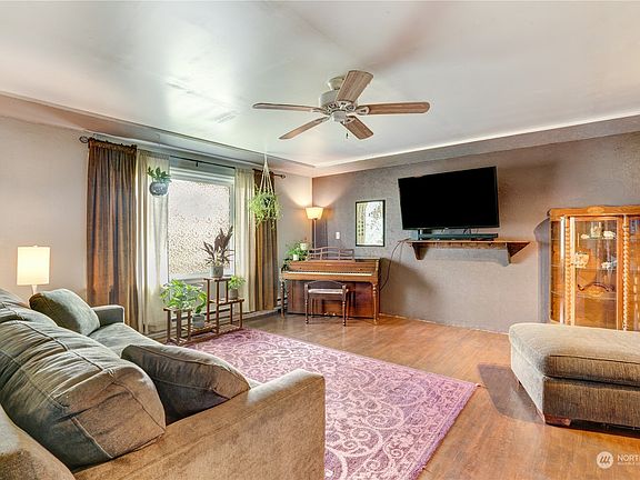 4th image of 7226 S Bell Street