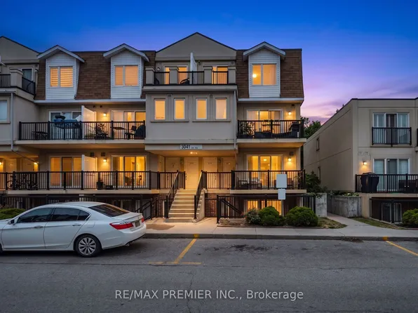 3041 Finch Ave W #2072, Toronto, ON M9M 0A4