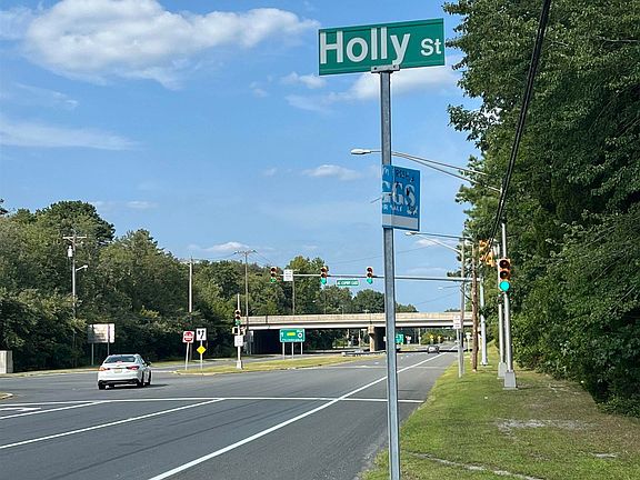 4th image of 5827 Holly St