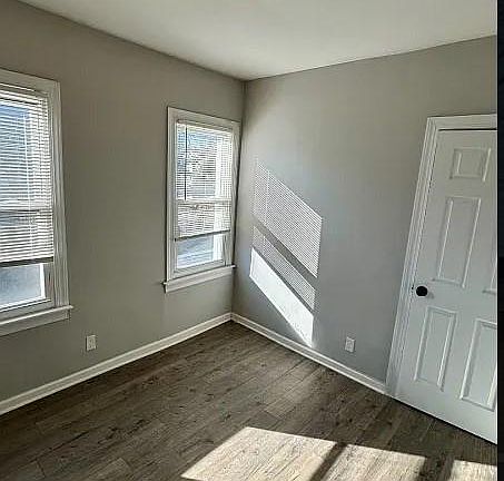 4th image of 394 Seymour Ave