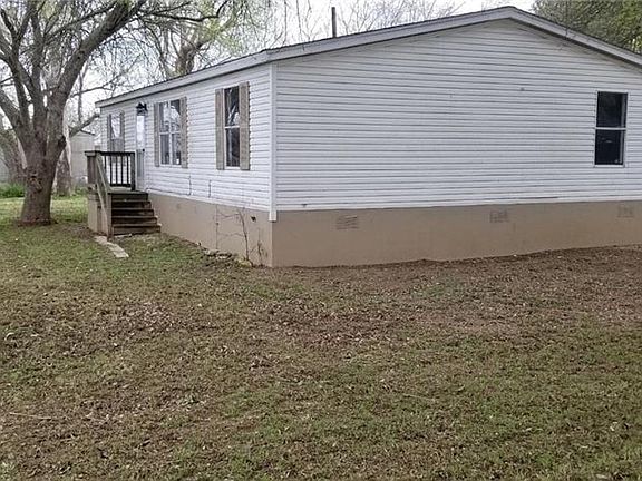 3rd image of 163 Walts Ln
