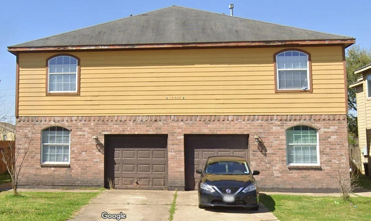 4 bed, 3.0 bath, 1960 sqft, $2,000 — Photo 1
