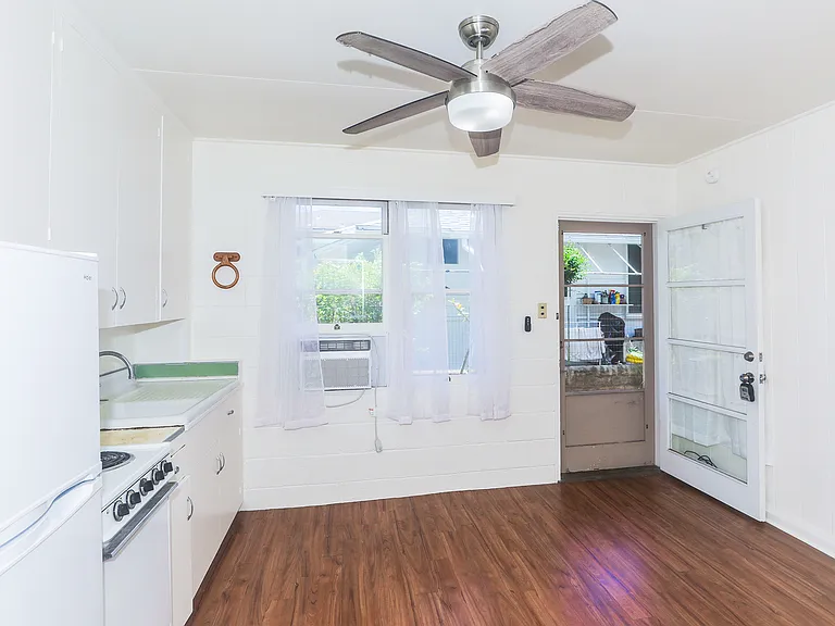 1918 Waiola St #2 — Photo 6