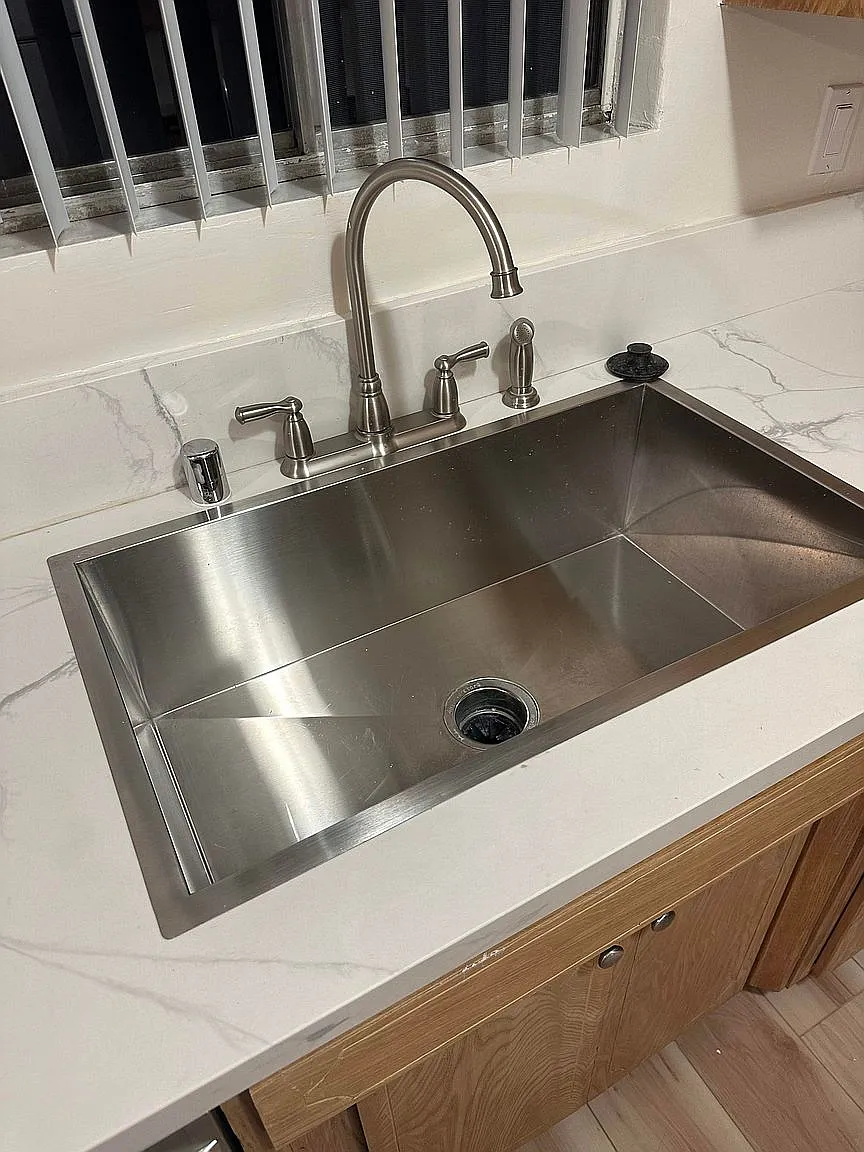2 bed, 980 sqft, $2,870 — Photo 4