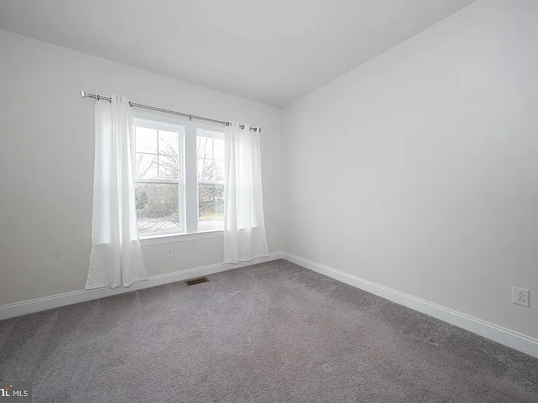 220 Charles Ellis Dr — Photo 46