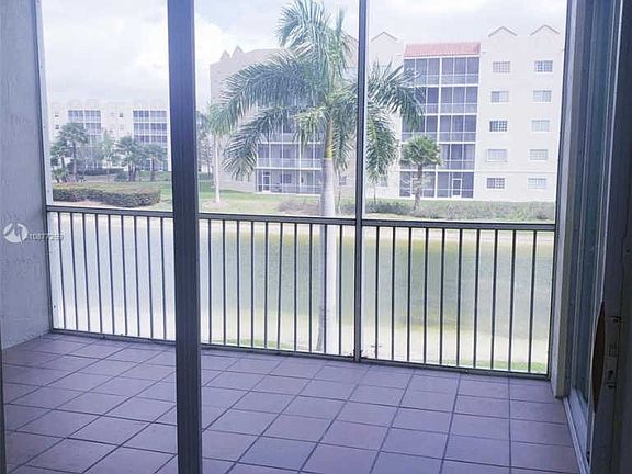 5th image of 10700 NW 66th St APT 214